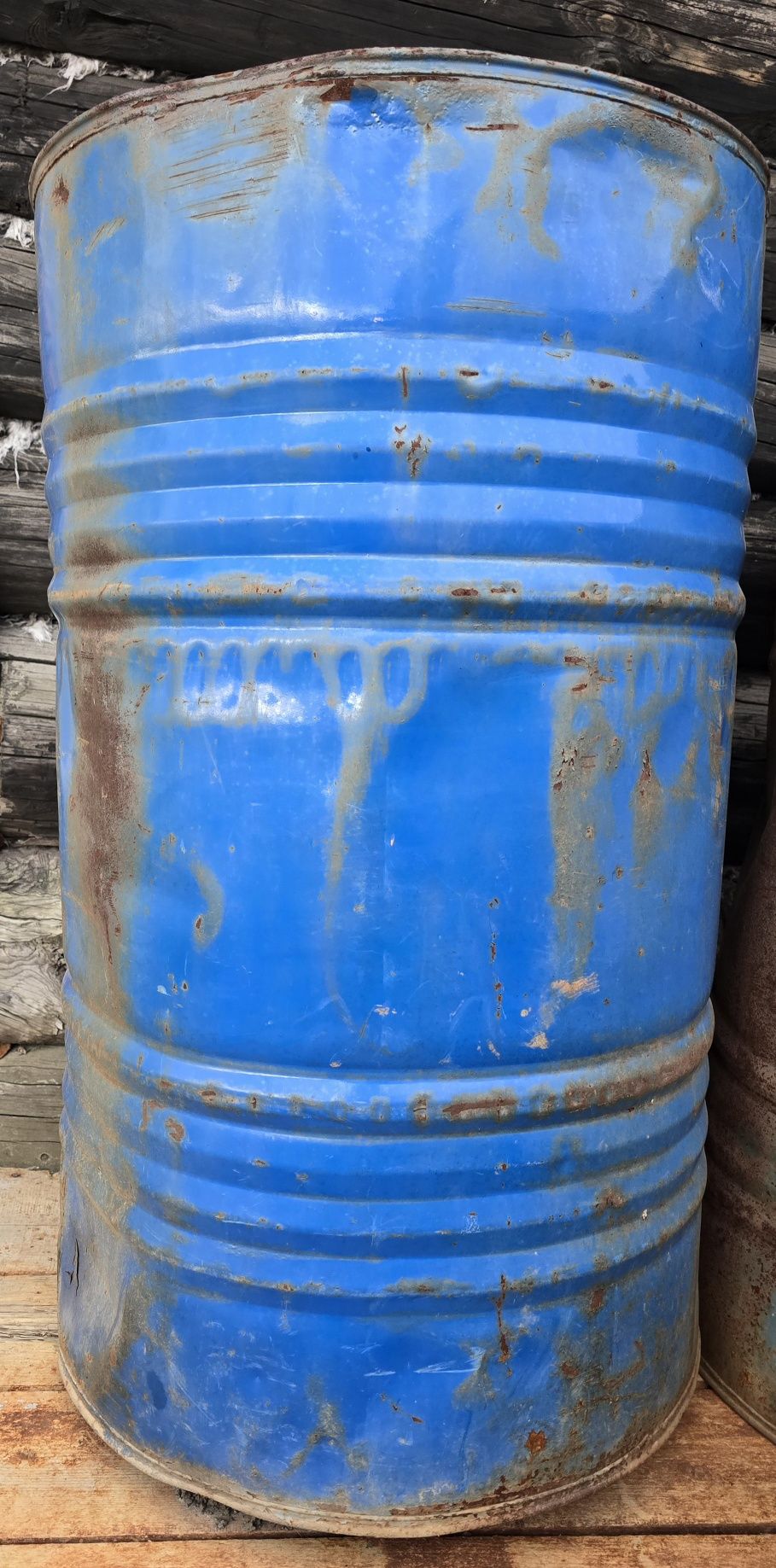 Продам бочку 200 литров.