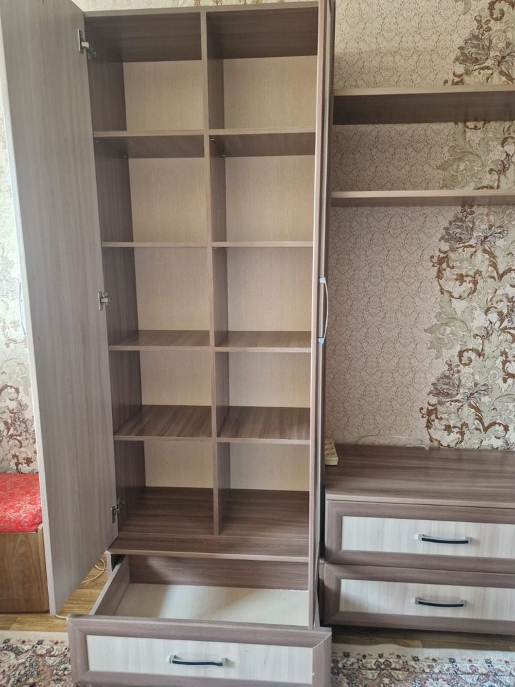Продам стильную мебельную стенку для гостиной!