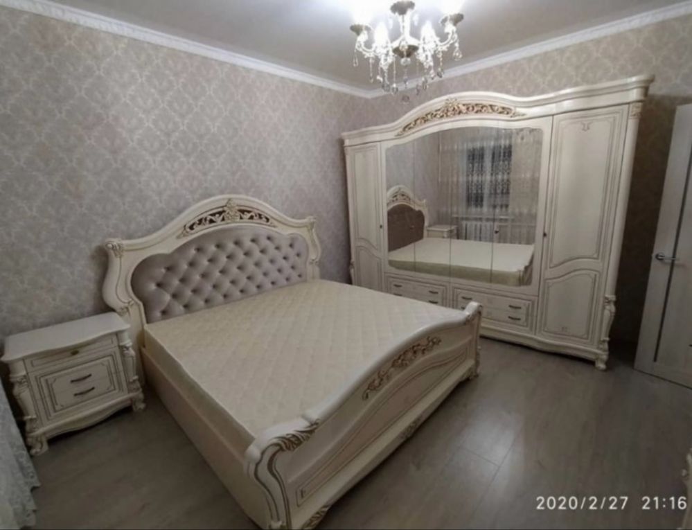 Продается спальный гарнитур