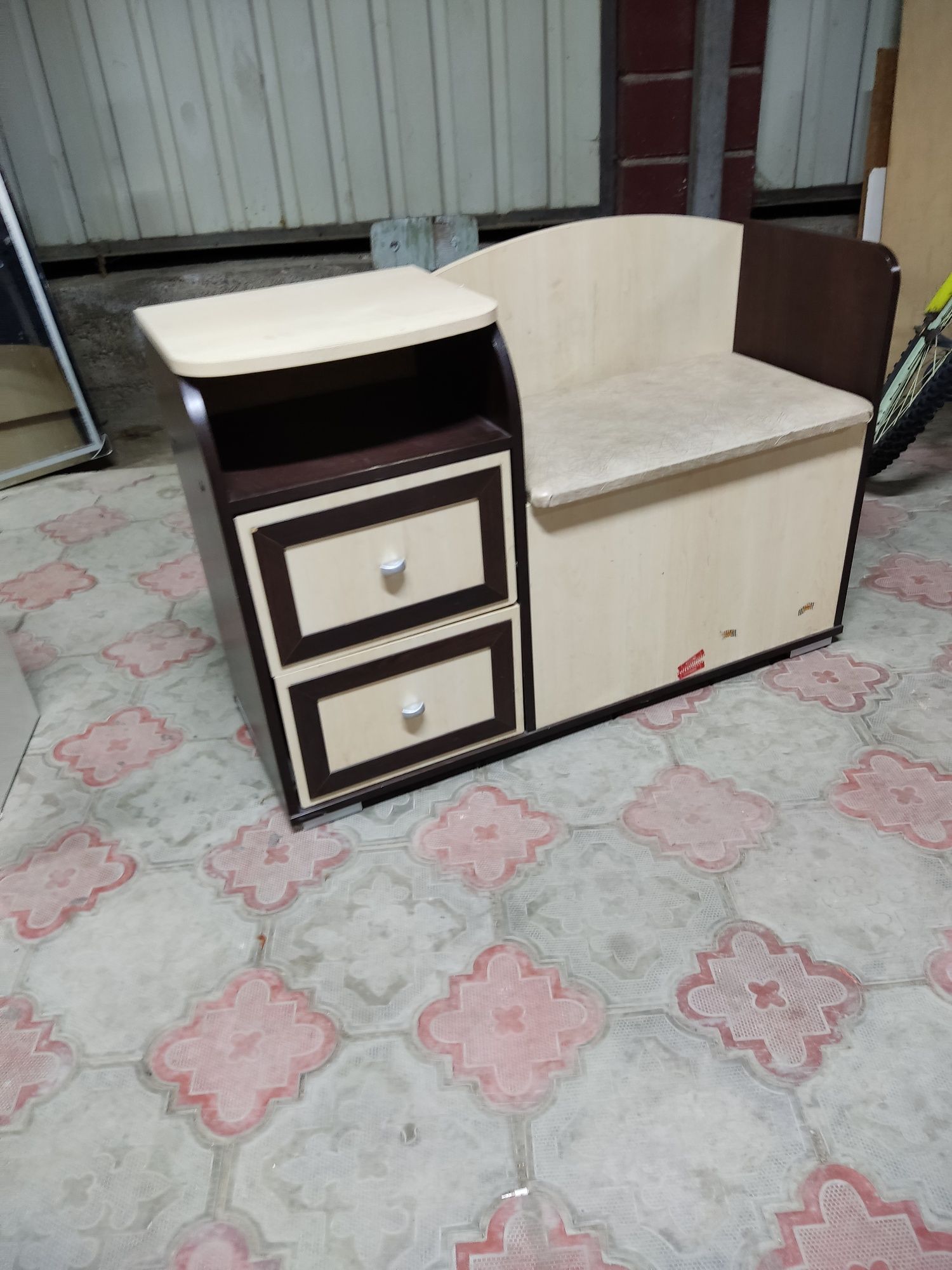Комот прихожка с зеркалом