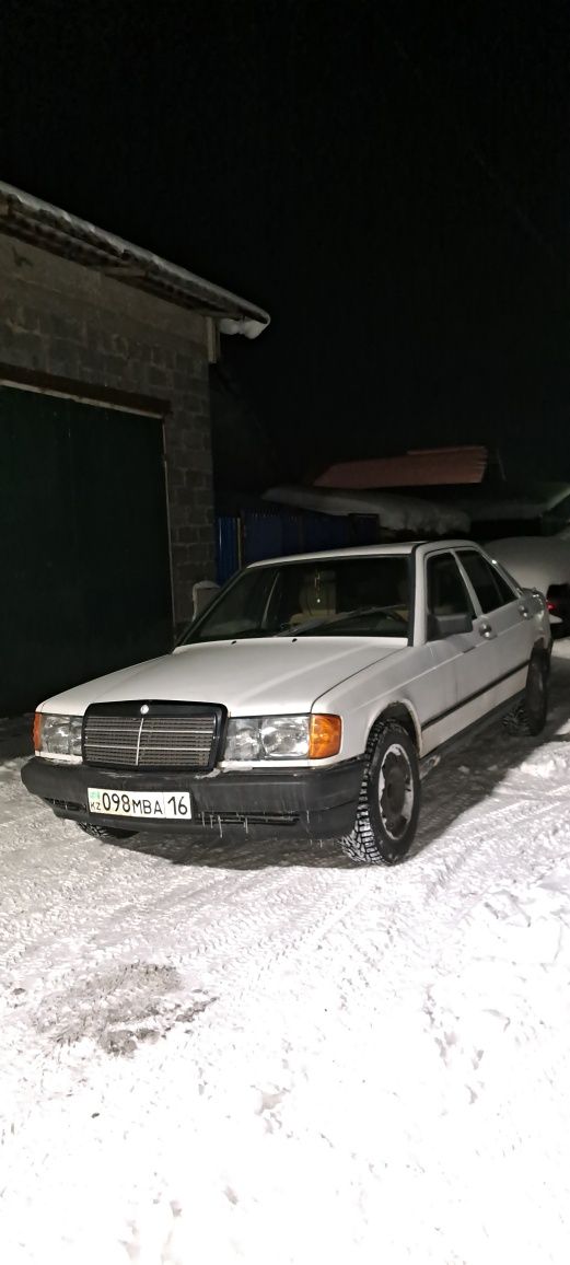 Мерседес W201, обмен на мерседес по больше.