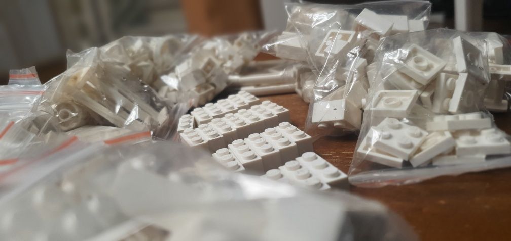 Продам Детальки Лего от 10 000 деталей