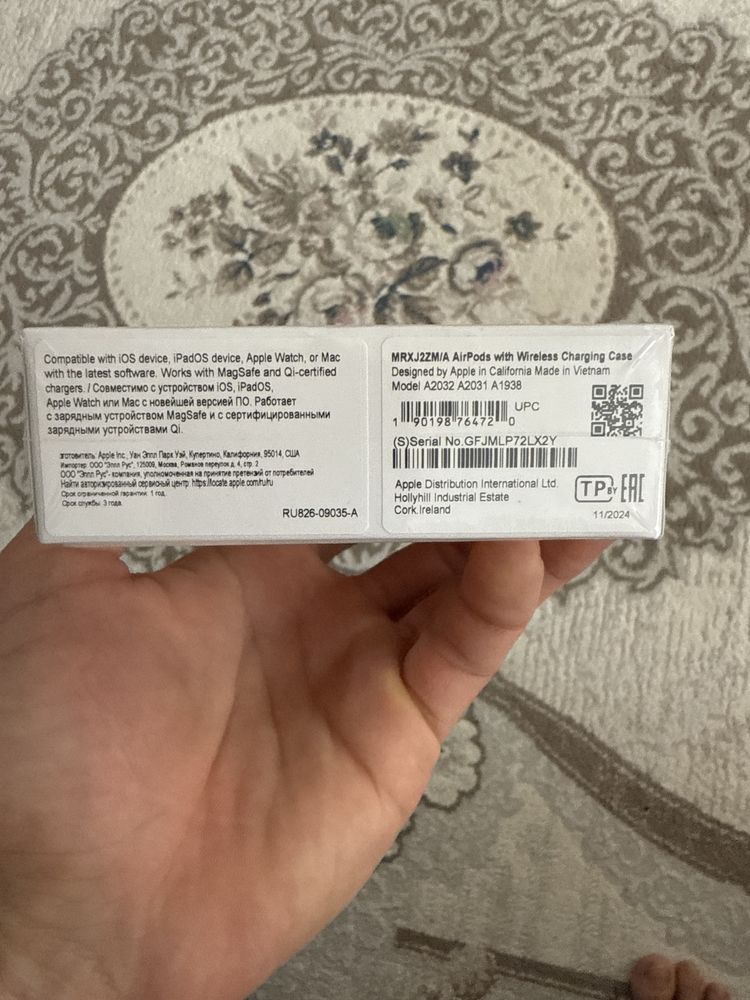 Airpods наушник!