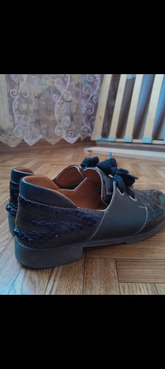 Продам туфли женские
