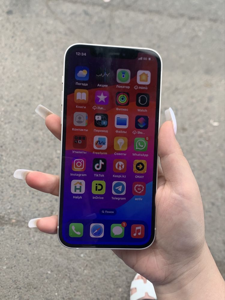 iPhone 12 в идеале новый