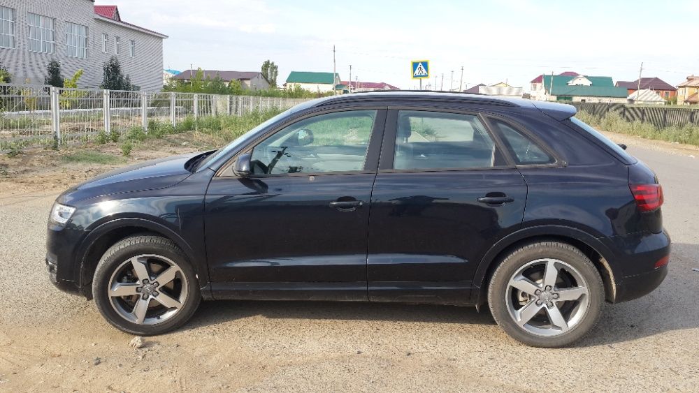 Продам срочно Audi Q3 2015 года