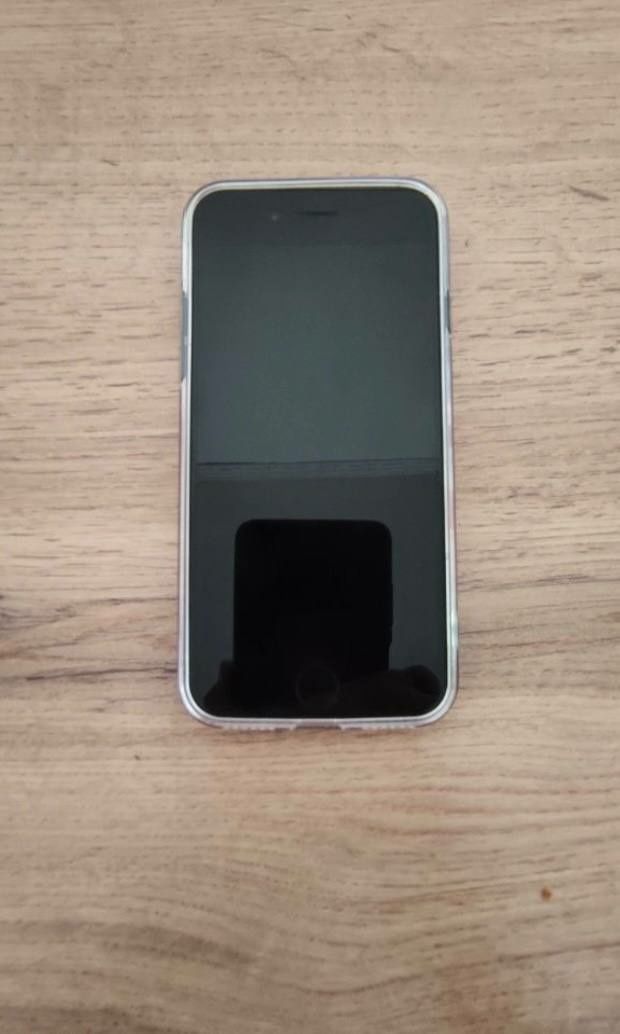 iPhone se 128 гб 70к