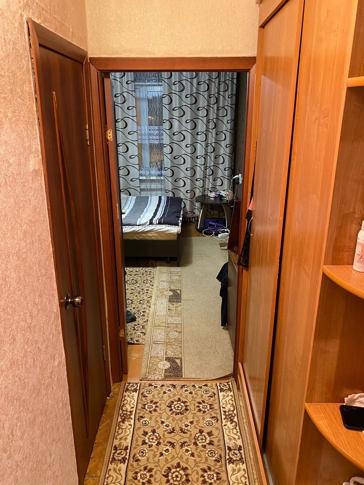 Продажа  либо обмен на 1 комнатную с Вашей доплатой.