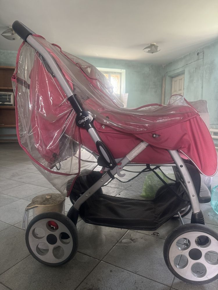 Срочно продам коляски для мальчика и девочки
