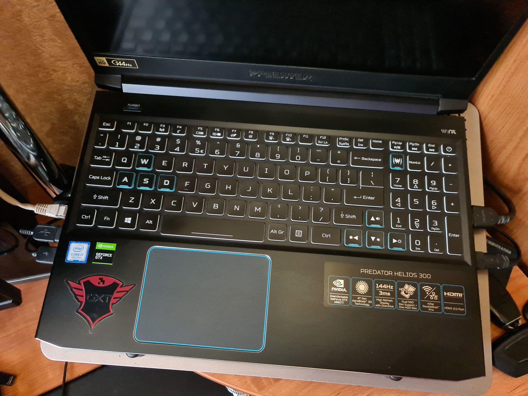 Продам игровой ноутбук acer predator helios 300