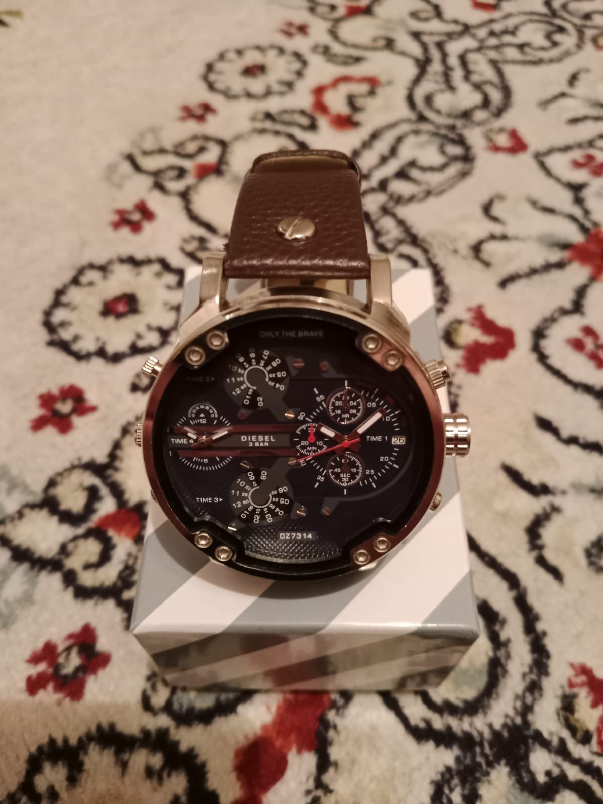 Продам часы  Diesel