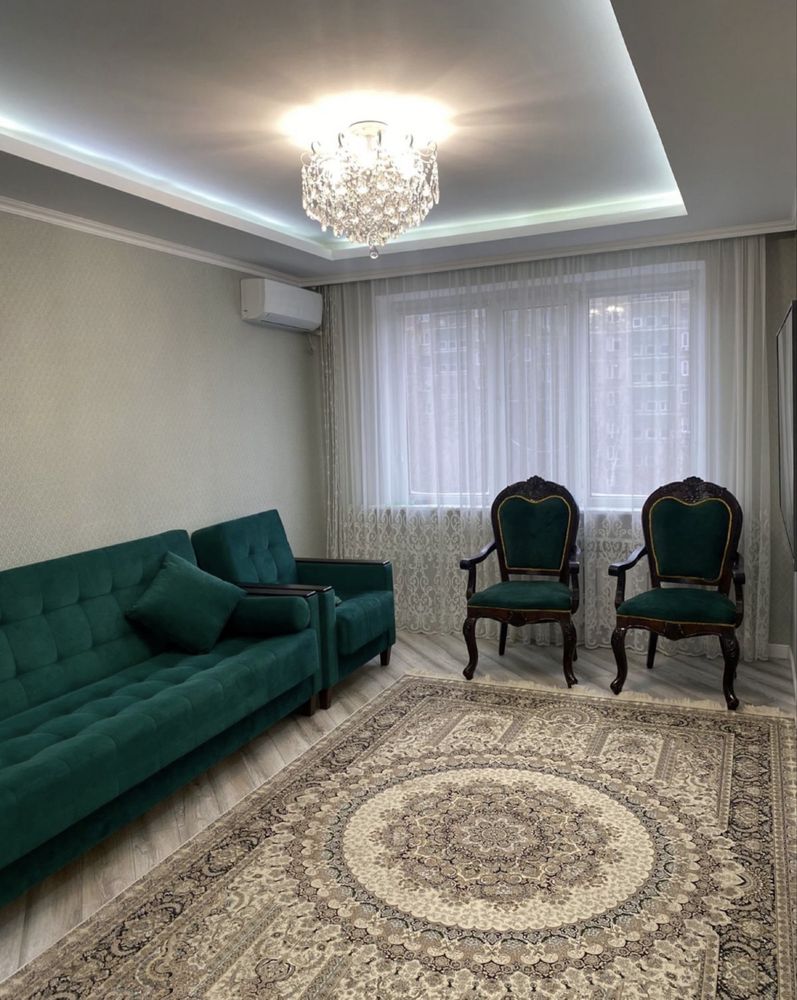 Продам диван с креслами
