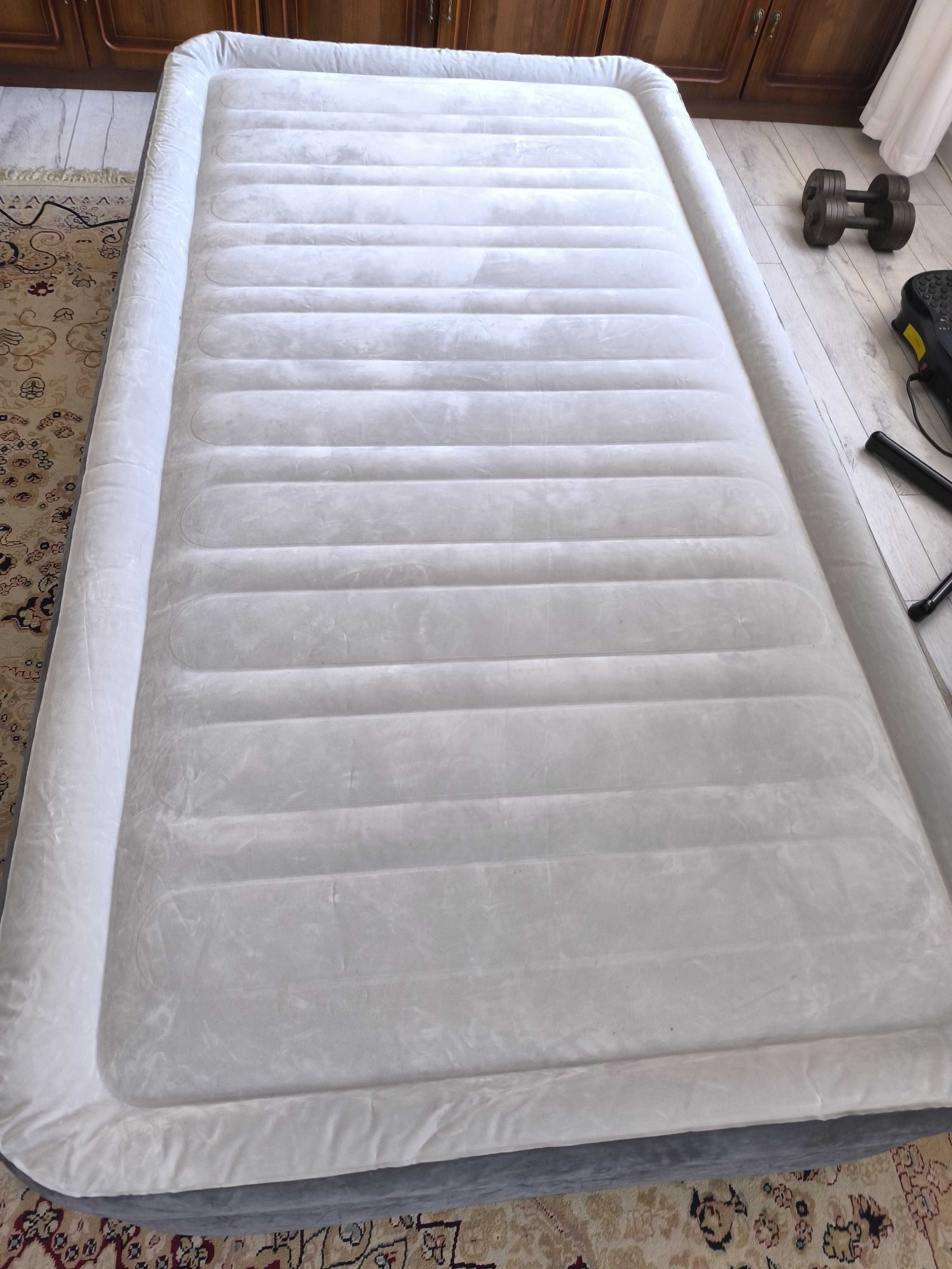 Кровать-надувная Intex 191x99x46 см (Б/У)