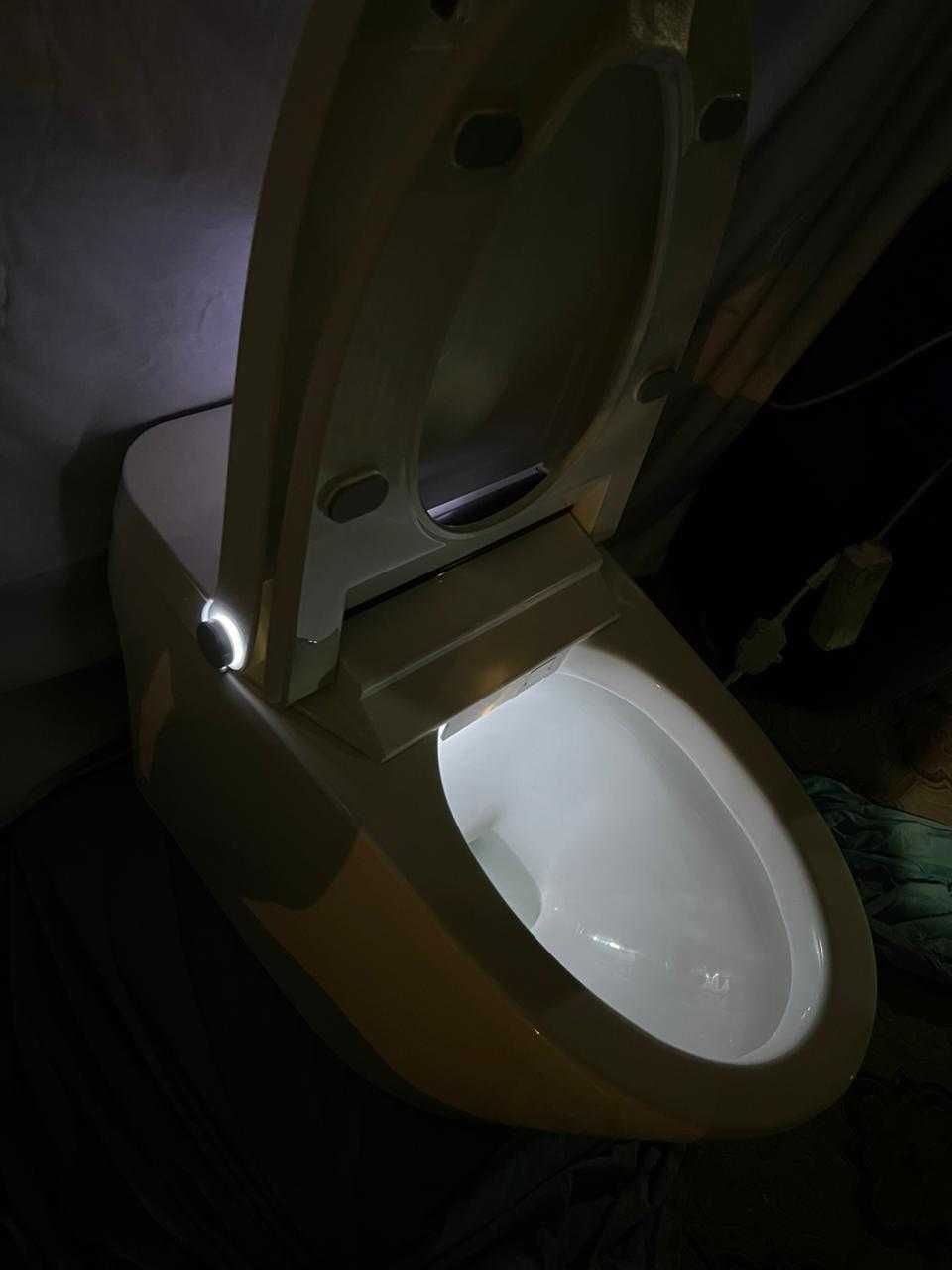 Умный унитаз-биде. Смарт унитаз-биде. Smart toilet.