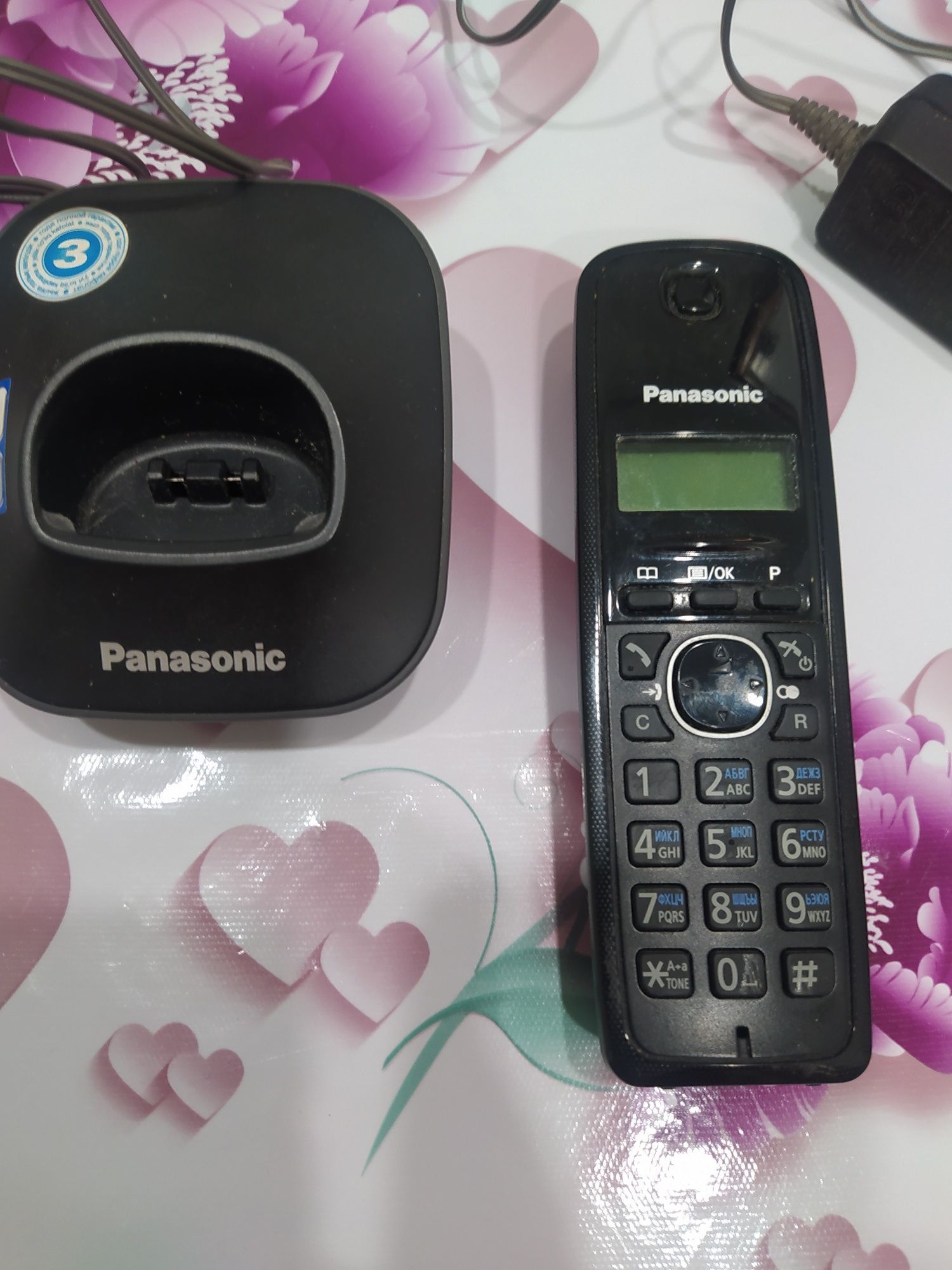 Цифровой беспроводной телефон Panasonic.