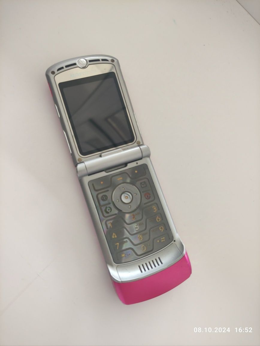 MOTOROLA  раскладушка б/у. Состояние отличное.