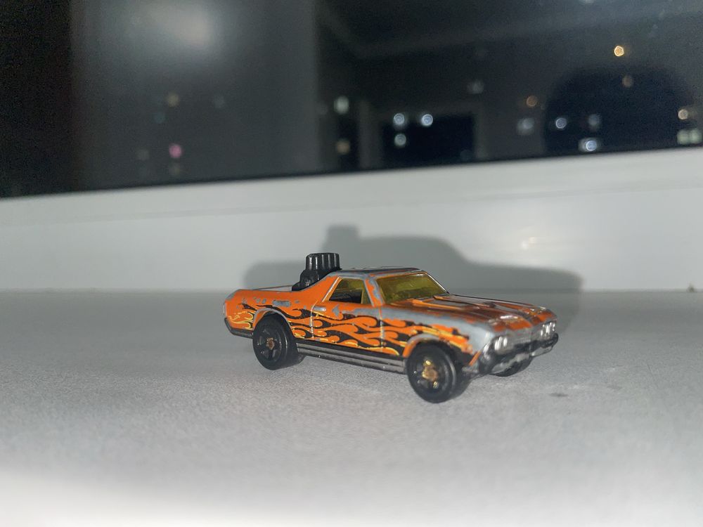 Hotwheels машинка 2014 года