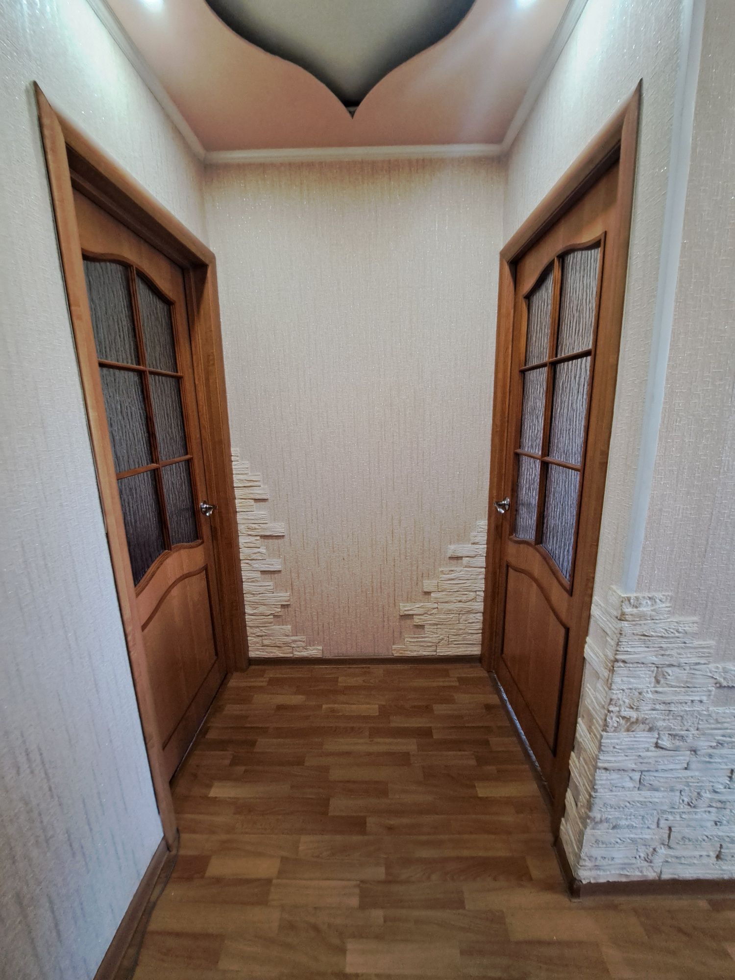 Продаём двухкомнатную квартиру в центре города