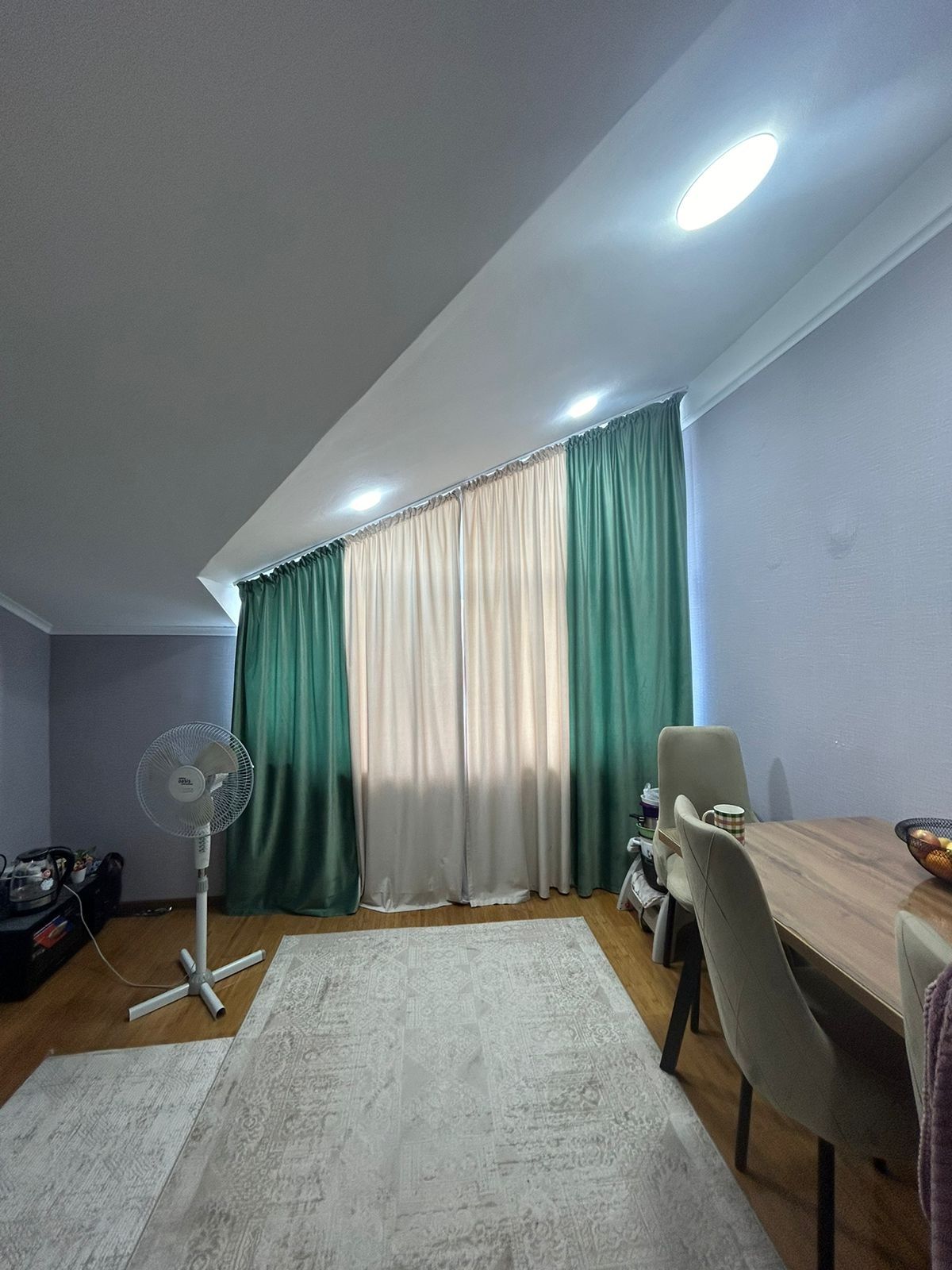 Продам 2 комн.кв. площадь 72, с мансардой, 6/6, район Парк Победы