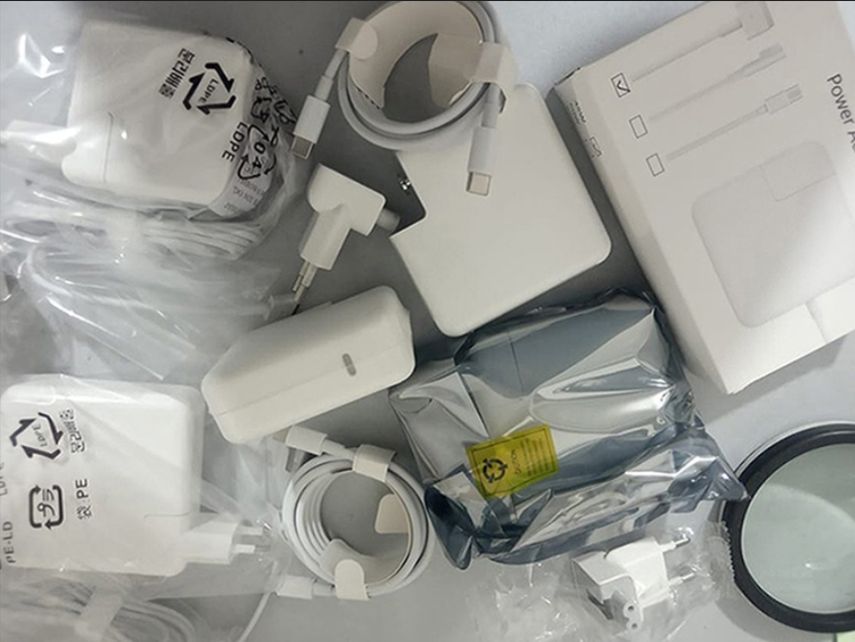 на MacBook 60W (ватт) - зарядка, блок питания