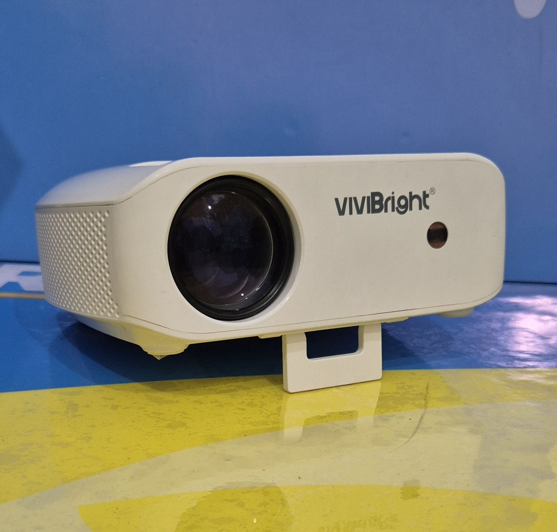 Проектор Vivibrighe F10 Код 6641 Нур Ломбард