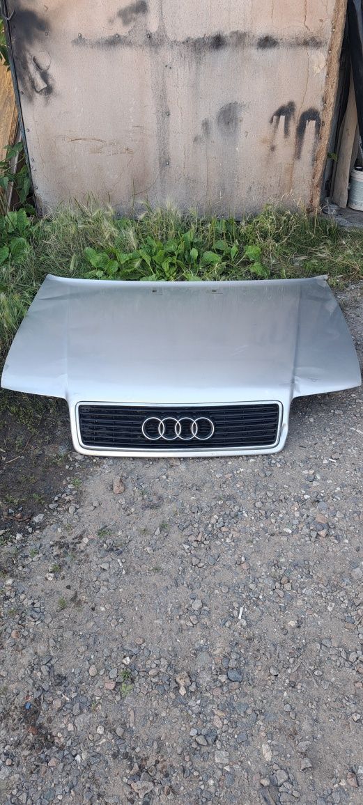 Капоты на Ауди 100с4 и А6.