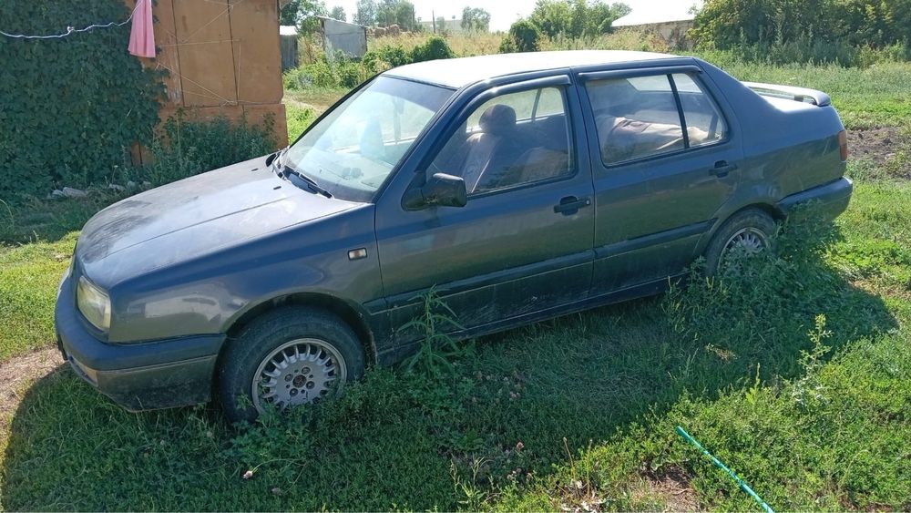 Продаётся авто Volkswagen Vento