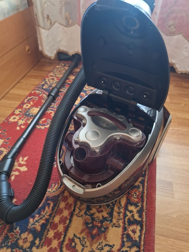 Продам  пылесос Samsung
