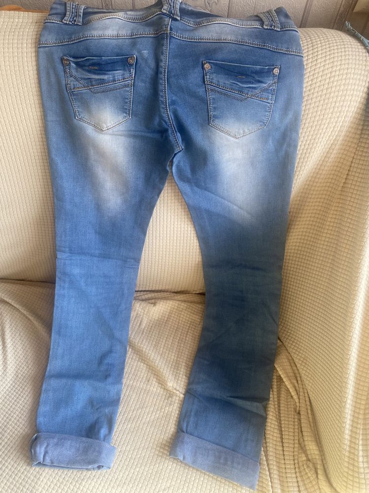 Продам джинсы