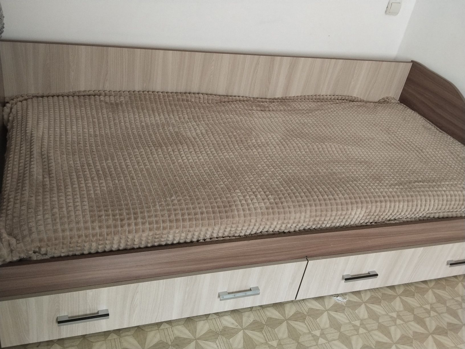 Продам Кровать тахту