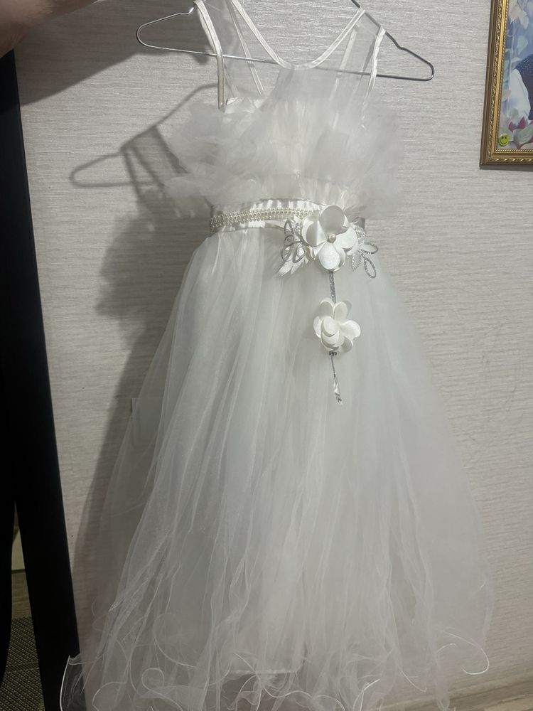 Платье праздничное
