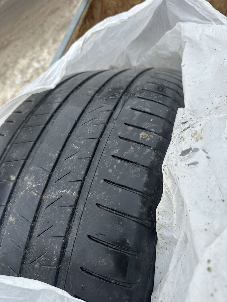 Продам  BRIDGESTONE комплект в отличном состоянии.