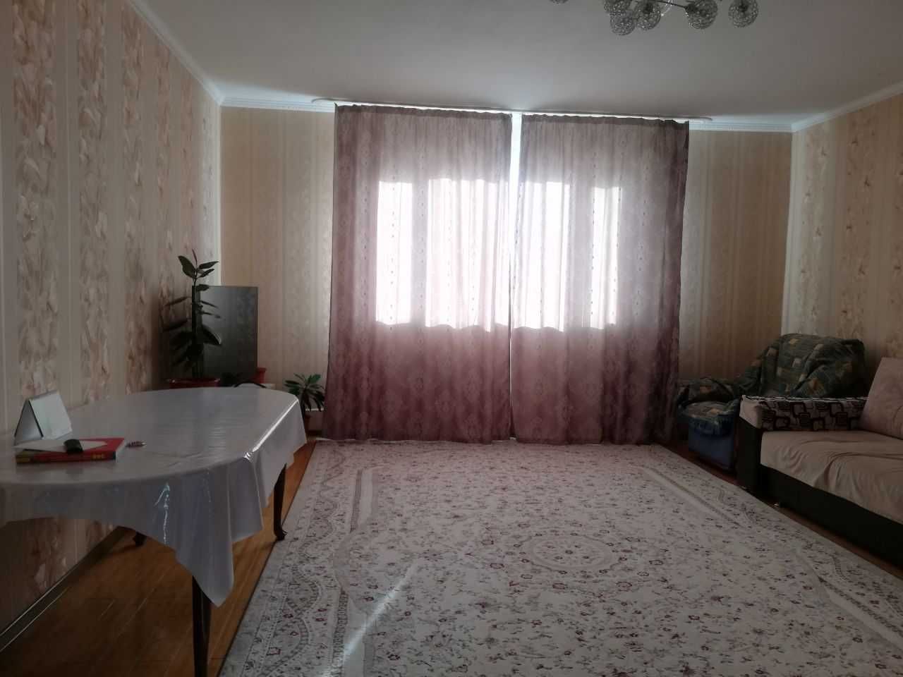 Дом 153 м2, ж.м. Дружба , 12 соток , гараж, летняя кухня