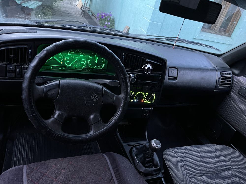 Passat b3 1993г 1.8моно