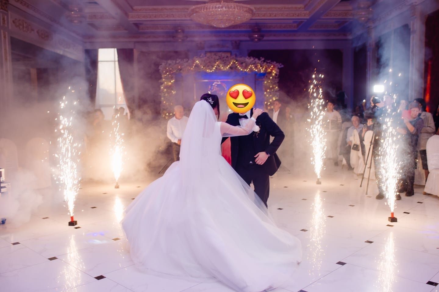 Срочно !!!Белоснежное Свадебное платье