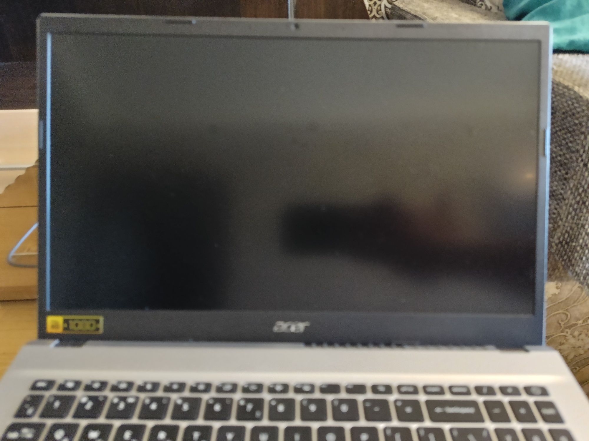 Продам ноутбук Acer Aspire 3 новый в отличном состоянии.