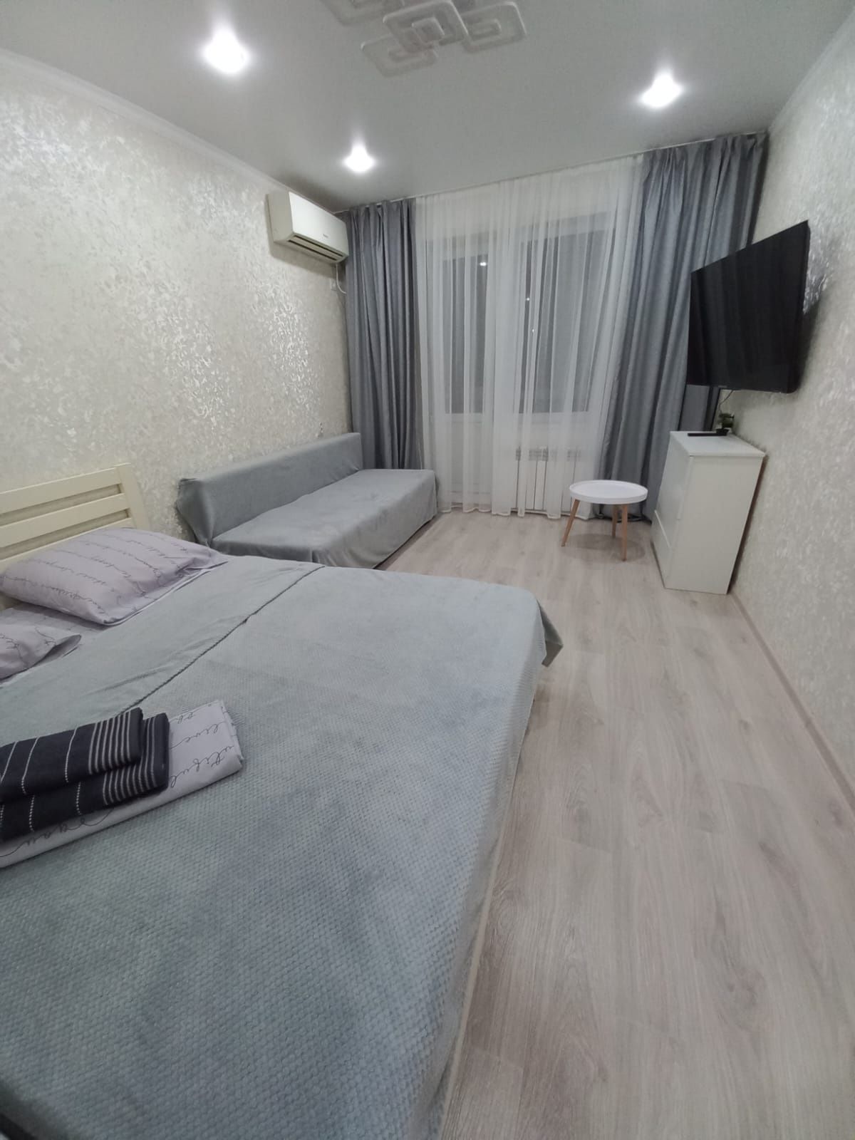Квартиры по часам ЗКО г.Аксай 4 микр 1-2 этажи SmartTV,  Wi-Fi
