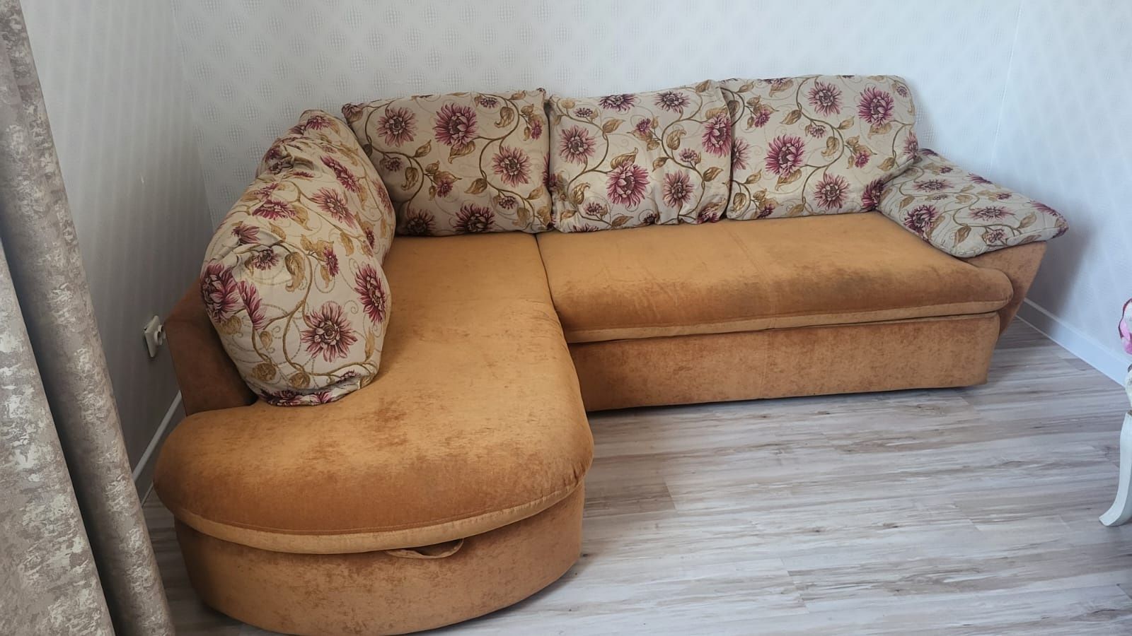 Продам угловой диван в хорошем состоянии