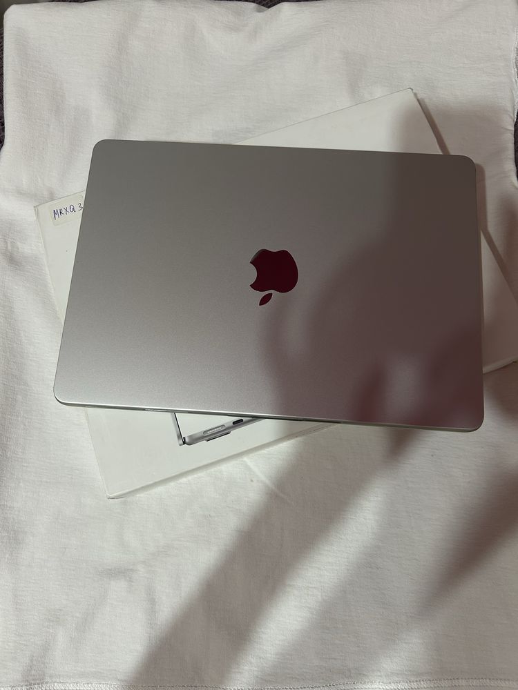 MacBook Air 13 2024
