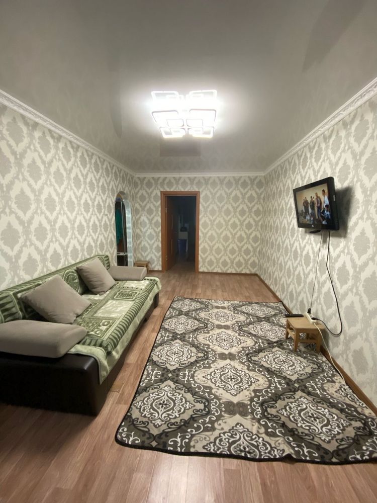 Продам 2-ком улучшенку в районе маг. Уют 1 этаж с мебелью!