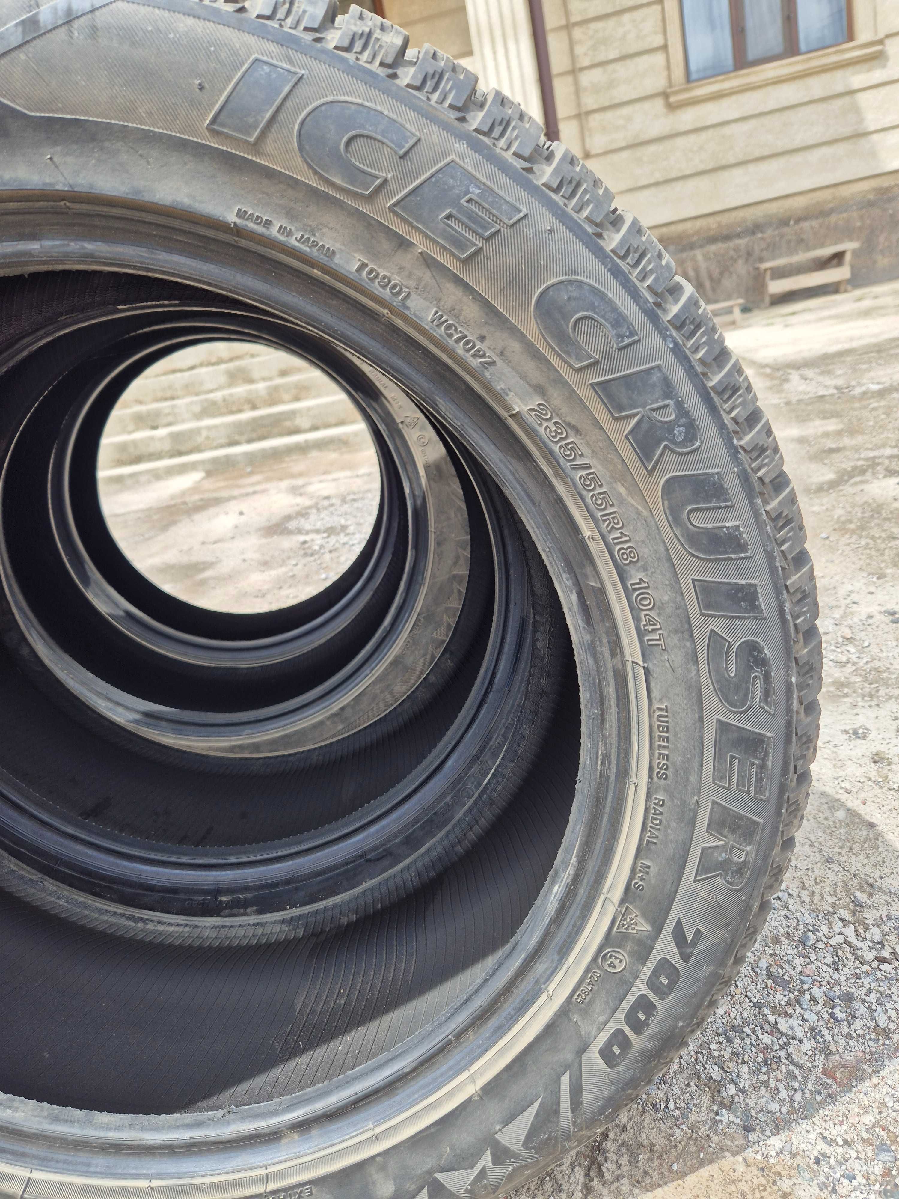 Зимние шипованные шины 235/55/18 Bridgestone Ice Cruiser