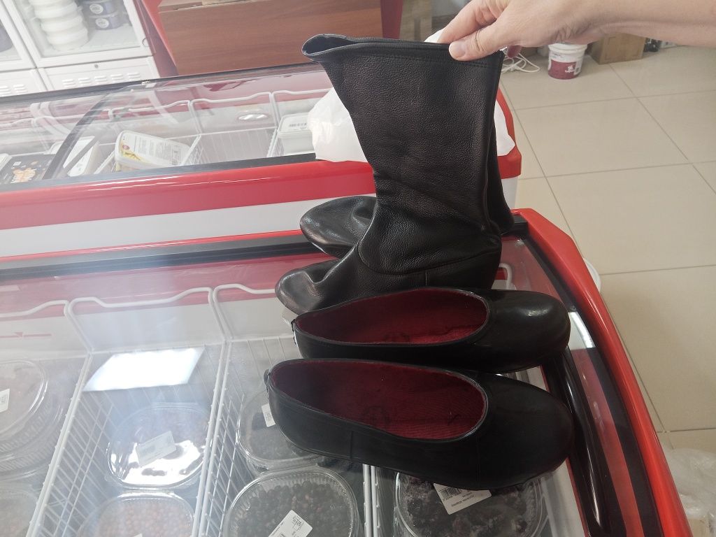 Продам обувь в комплекте