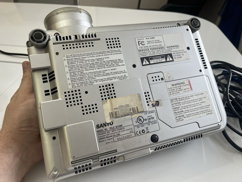 Проектор Sanyo PLC-XU86 (1024x768, 400:1, 2500 лм, LCD)