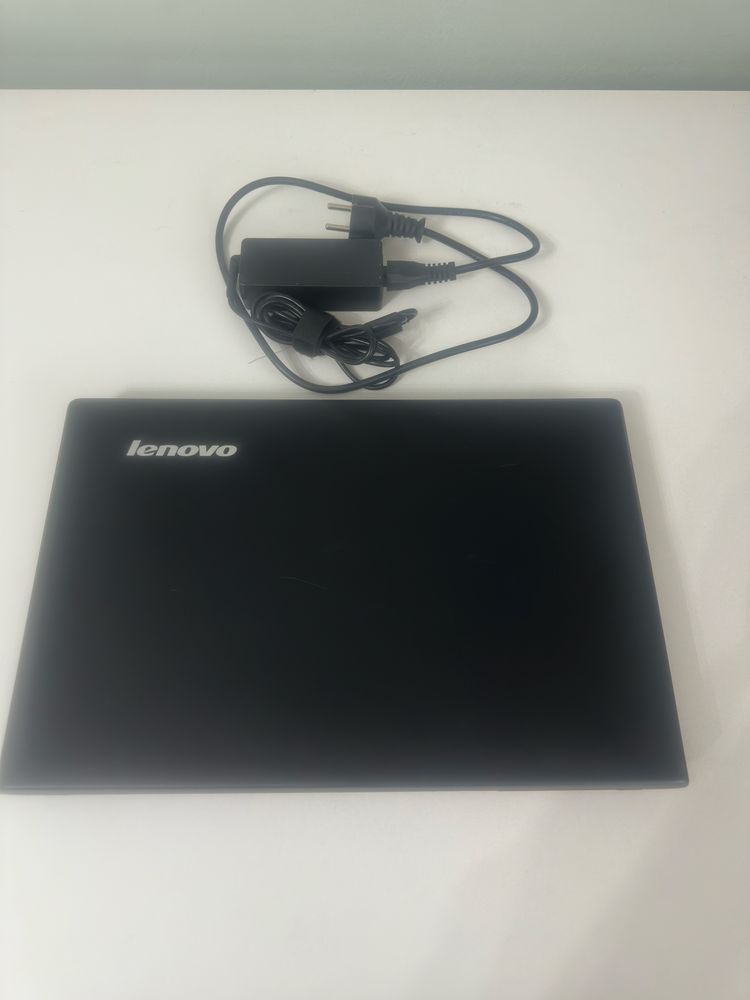 Ноутбук Lenovo в хорошем состоянии