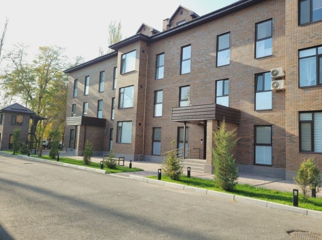 4-комн. (172 м²), Центр - Ш.Муртаза (Ленина), 3 этаж