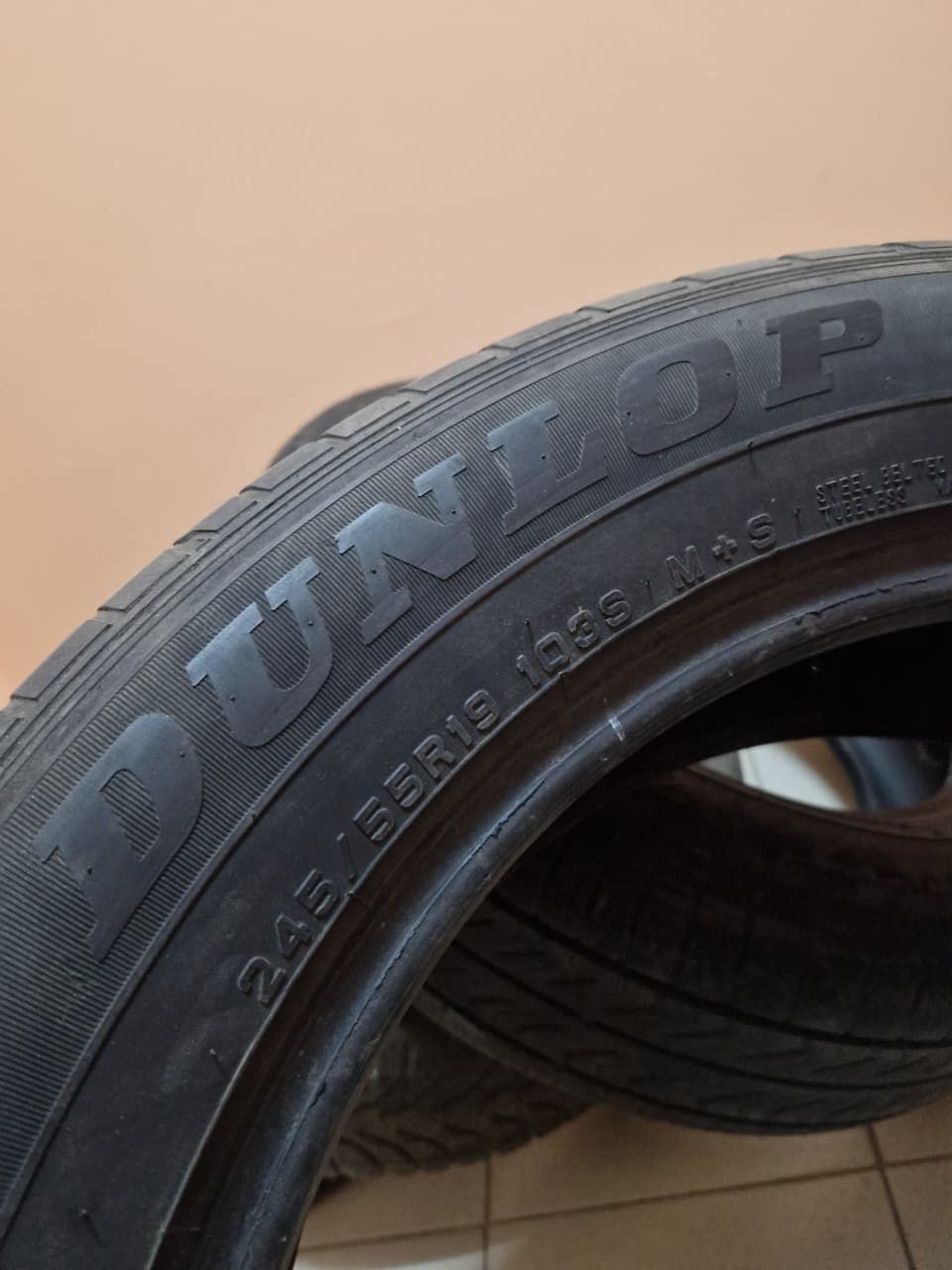 Продаётся авто резины  б/у в отличном состоянии.