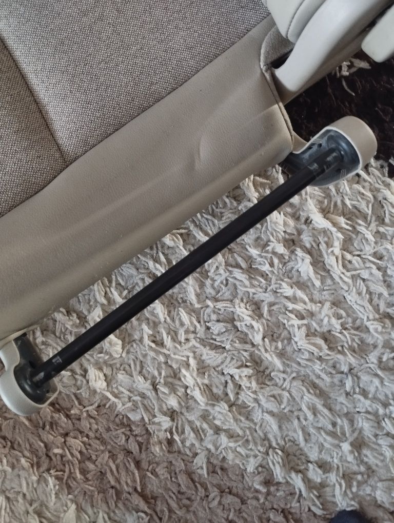 Продам задний ряд сидений.