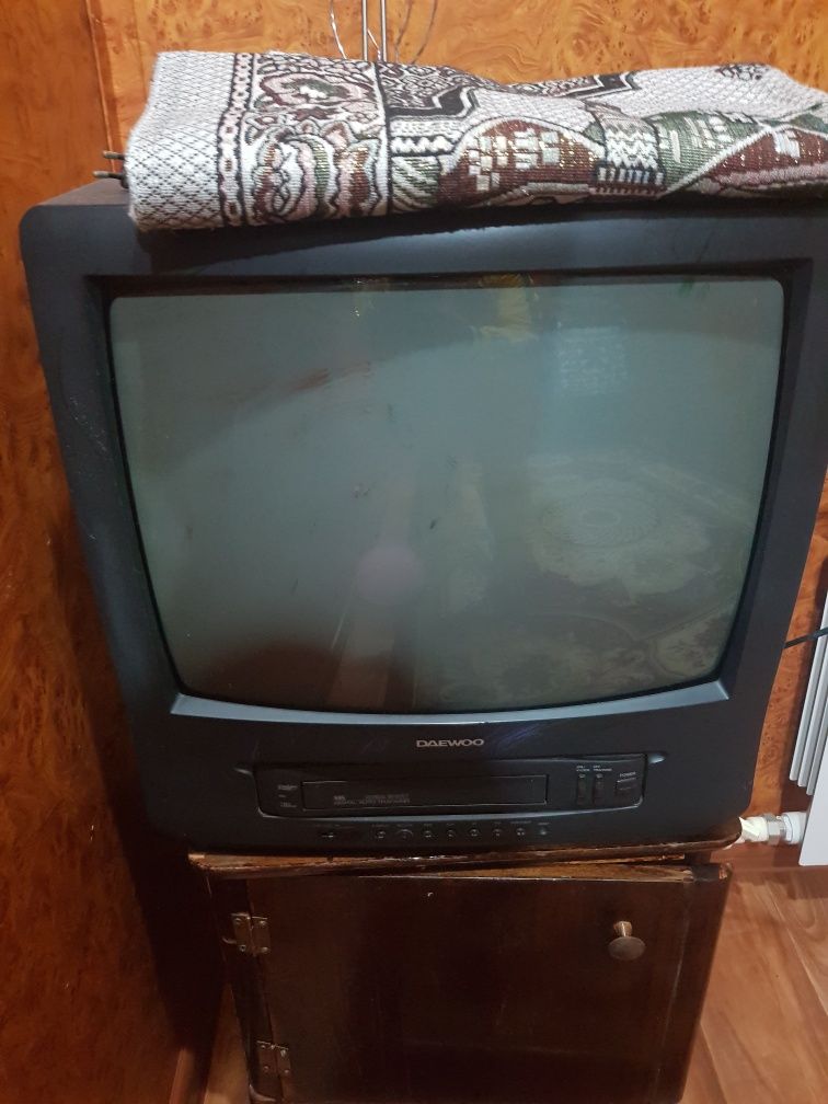 Телевизор старый
