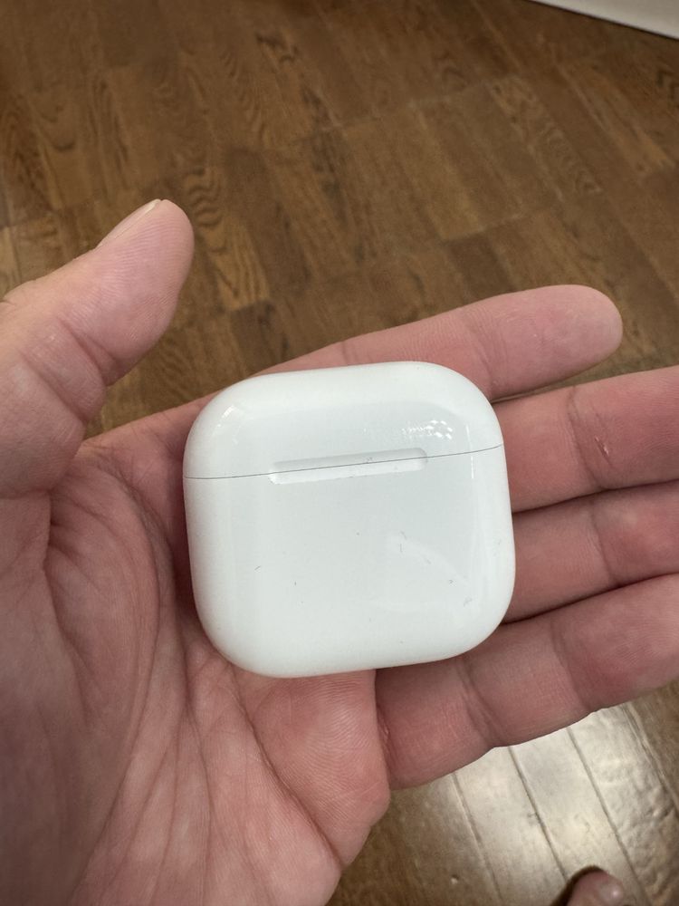Airpods 4 продам в отличном состоянии