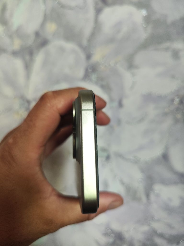 Продам iPhone 15 pro 256Gb